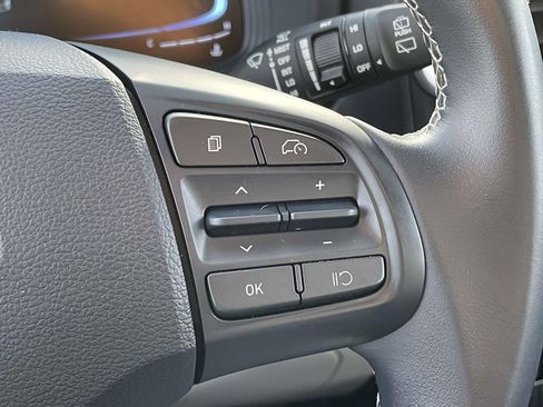 Certified 2024 Hyundai Venue Limited image 11