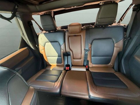 Used 2023 Ford Bronco Outer Banks w/ Sasquatch Package image 40