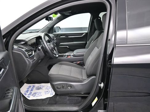 Used 2025 GMC Acadia Elevation FWD image 32