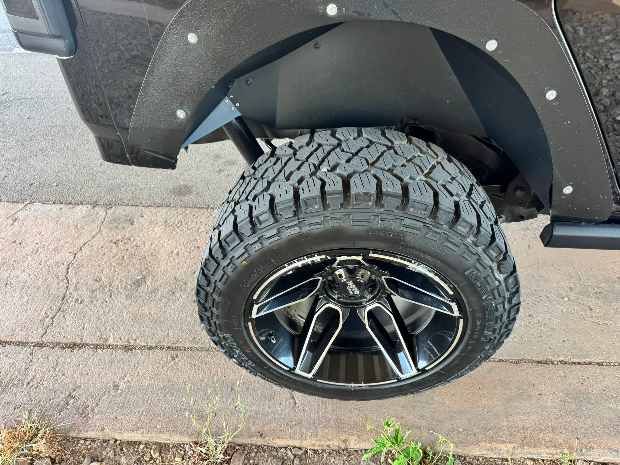 Used 2020 Jeep Wrangler Unlimited Sahara AWD/4WD image 27
