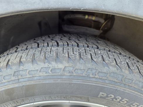 Used 2018 Volkswagen Tiguan SEL Premium image 33