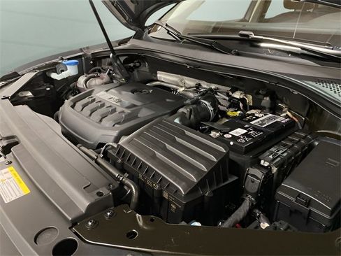 Used 2022 Volkswagen Tiguan SE image 99