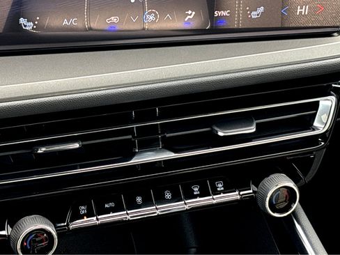 New 2026 Chevrolet Traverse LT w/ LPO, Floor Liner Package image 12