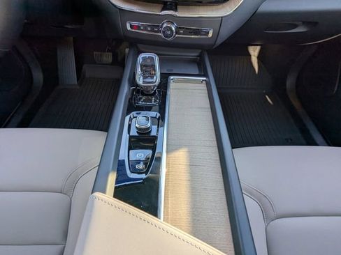 New 2026 Volvo XC60 B5 Plus w/ Protection Package Premier AWD/4WD image 19