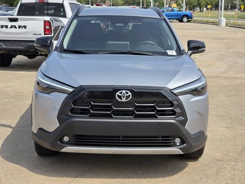 Used 2026 Toyota Corolla Cross XLE FWD image 3