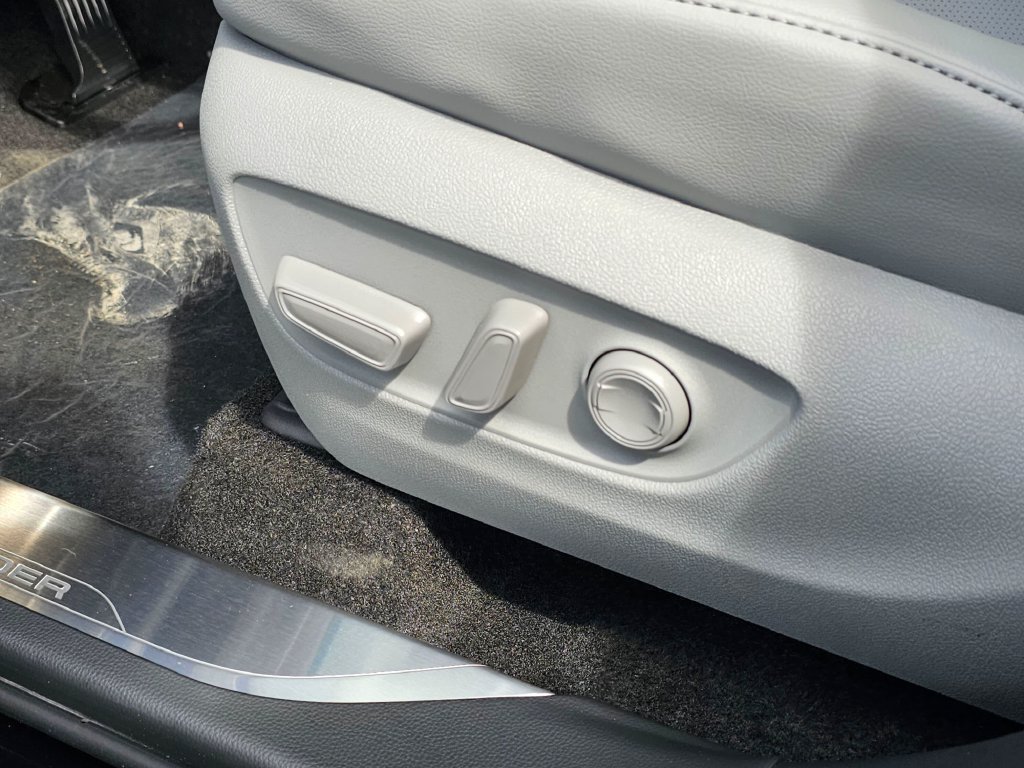 New 2026 Toyota Highlander Platinum AWD/4WD image 25