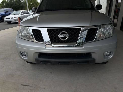 Used 2016 Nissan Frontier SV w/ SV Value Truck Package RWD image 12