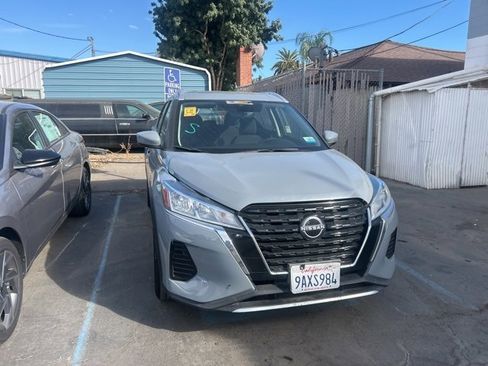 Used 2022 Nissan Kicks SV w/ Interior Electronics Package image 2