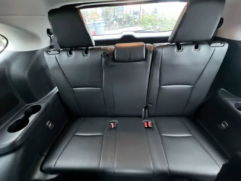 Used 2024 Toyota Highlander XLE image 24