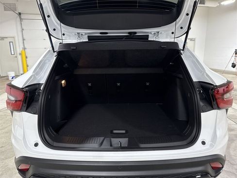 New 2026 Chevrolet Trax RS w/ Driver Confidence Package image 23