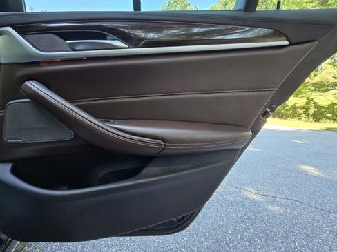 Used 2020 BMW M550i xDrive w/ Executive Package image 24