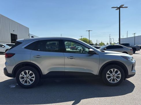 Used 2024 Ford Escape Active AWD/4WD image 2