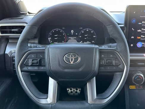 Used 2025 Toyota Tacoma TRD Sport AWD/4WD image 27