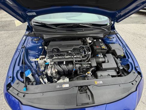 Used 2025 Hyundai Elantra SEL image 32