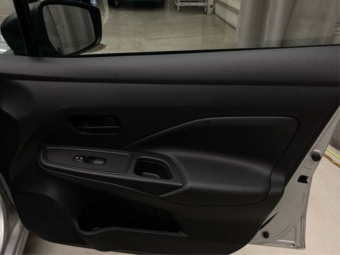 Used 2022 Nissan Versa S image 25