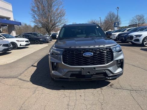 Used 2025 Ford Explorer ST-Line w/ ST-Line Street Pack AWD/4WD image 24