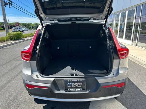 Certified 2025 Volvo XC40 B5 Plus AWD/4WD image 11