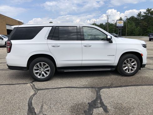 Used 2021 Chevrolet Tahoe Premier w/ Premium Package AWD/4WD image 2