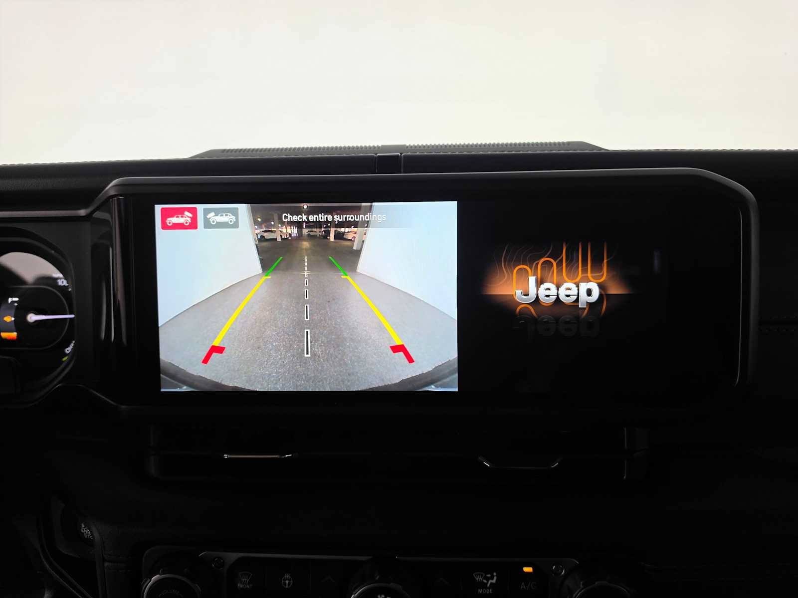 Used 2024 Jeep Wrangler High Altitude AWD/4WD image 28