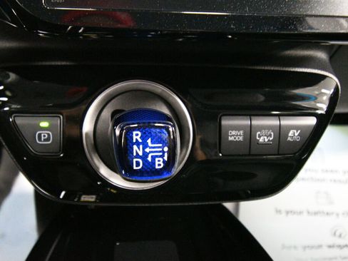 Certified 2022 Toyota Prius Prime XLE image 15