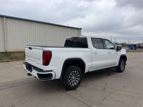 Used 2022 GMC Sierra 1500 AT4 w/ AT4 Premium Package AWD/4WD image 3