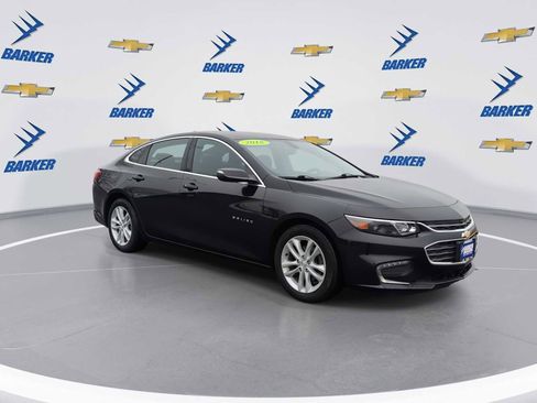 Used 2018 Chevrolet Malibu LT image 2