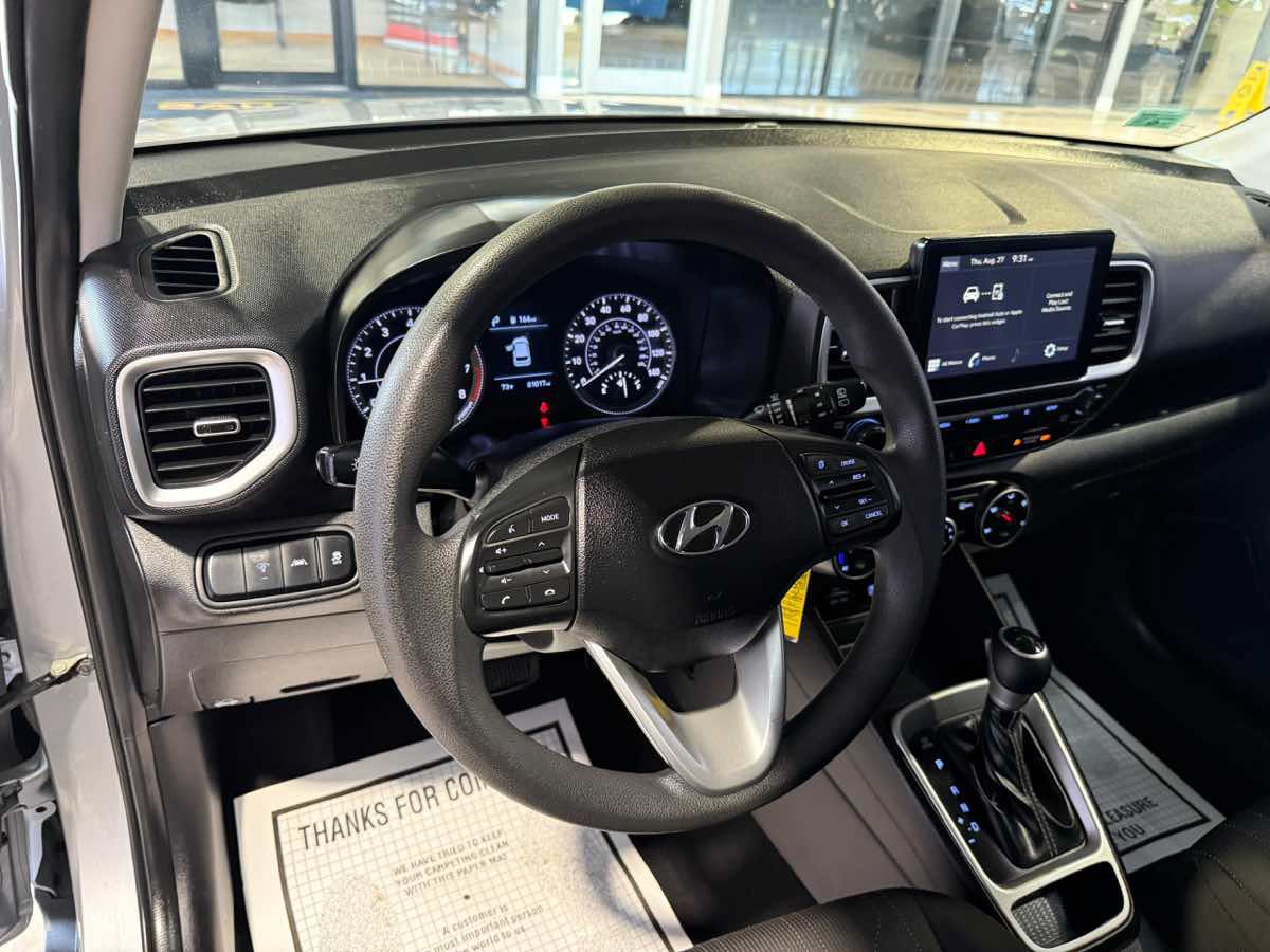 Used 2021 Hyundai Venue SE FWD image 28