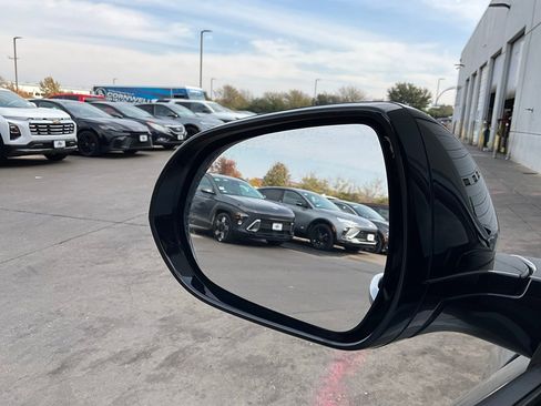 Used 2025 Buick Envista Sport Touring image 18