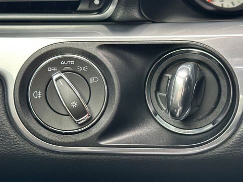 Certified 2019 Porsche 911 Carrera 4S w/ Sport Package image 22