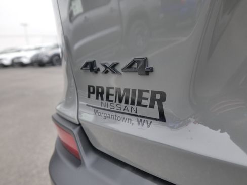 Used 2023 Jeep Cherokee Altitude Lux image 10