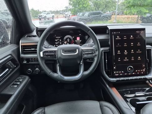 Certified 2025 GMC Yukon Denali RWD image 36