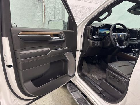 Used 2024 Chevrolet Silverado 1500 High Country w/ High Country Premium Package image 13