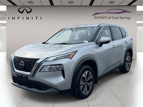 Used 2023 Nissan Rogue SV image 3