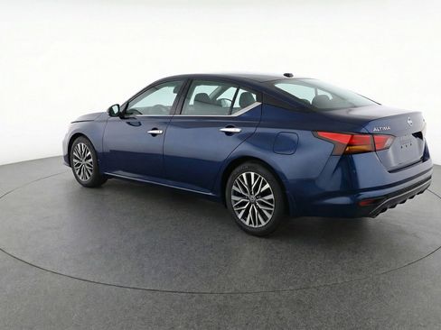 Used 2025 Nissan Altima 2.5 SV FWD image 5