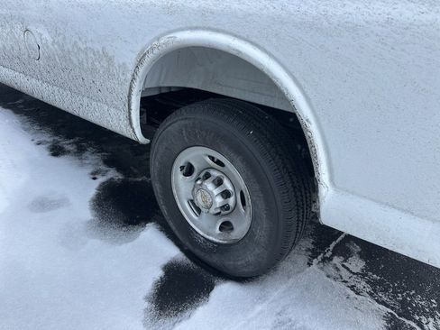 Used 2025 Chevrolet Express 2500 Work Van w/ Communications Package image 12