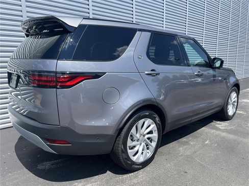 New 2025 Land Rover Discovery S AWD/4WD image 4