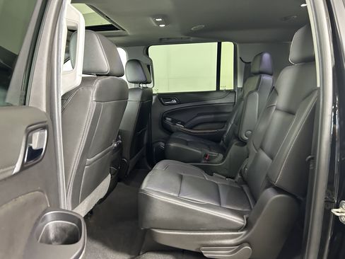 Used 2020 Chevrolet Suburban LT w/ Luxury Package AWD/4WD image 20