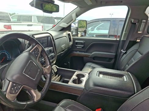 Used 2019 GMC Sierra 2500 Denali w/ Duramax Plus Package AWD/4WD image 11