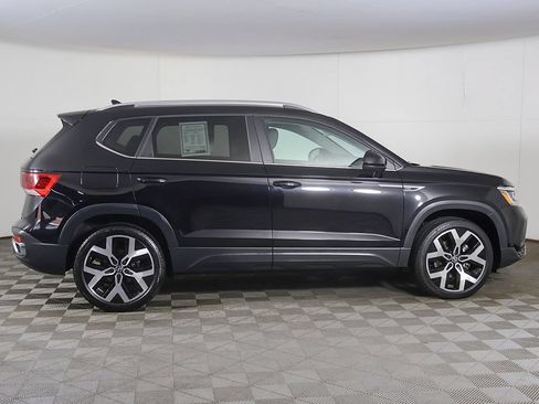 Used 2022 Volkswagen Taos SEL w/ Panoramic Sunroof Package AWD/4WD image 19