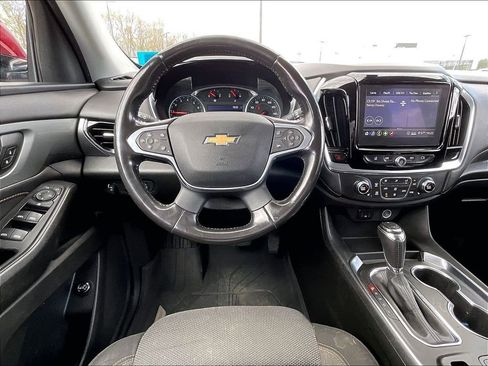 Used 2020 Chevrolet Traverse LT FWD image 17
