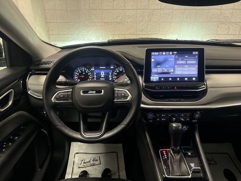 Used 2022 Jeep Compass Limited image 5