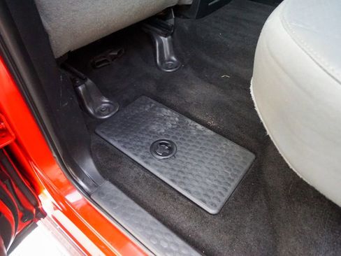 Used 2015 RAM 2500 Tradesman w/ Chrome Appearance Group image 15