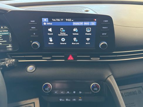 Used 2022 Hyundai Elantra SEL image 39