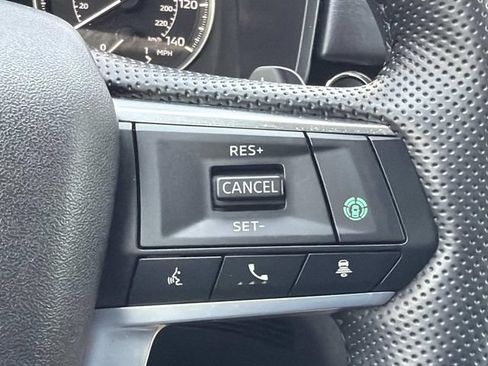 Used 2025 Mitsubishi Outlander SE FWD image 28
