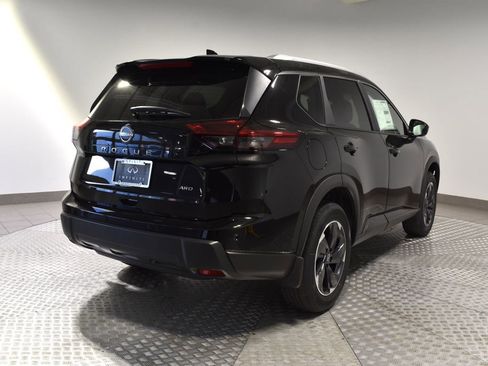 Used 2026 Nissan Rogue SV w/ SV Premium Package AWD/4WD image 7