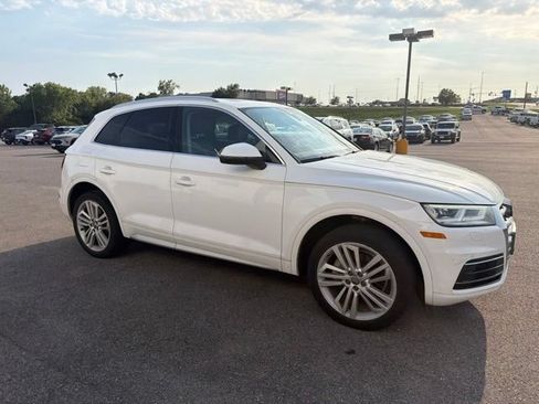 Used 2018 Audi Q5 2.0T Premium Plus w/ Premium Plus Package AWD/4WD image 10