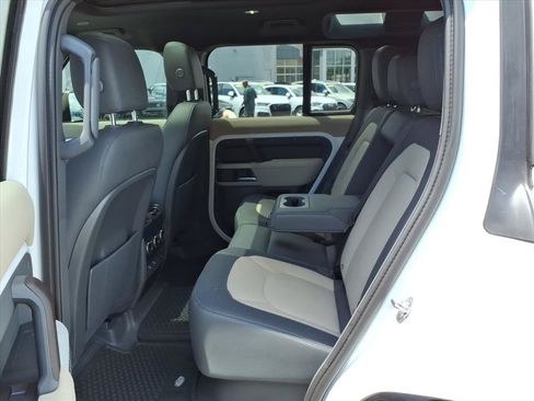 Used 2023 Land Rover Defender 110 X-Dynamic SE AWD/4WD image 12