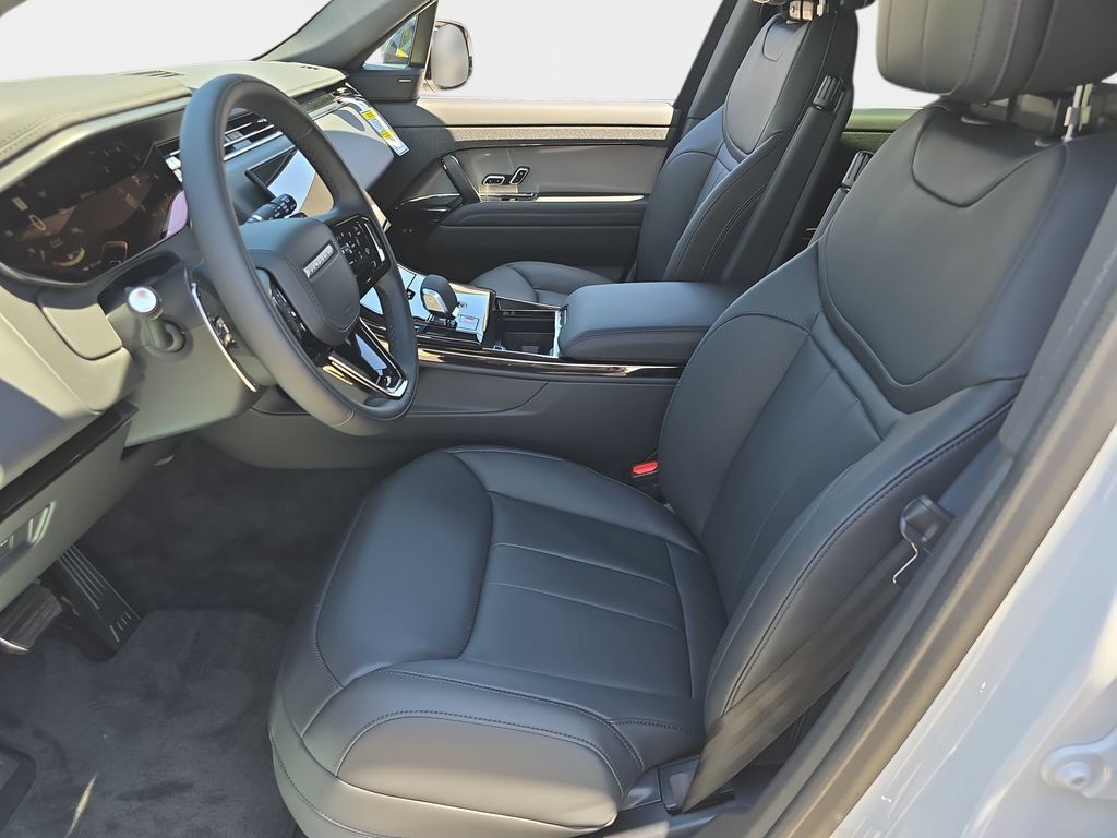New 2026 Land Rover Range Rover Sport Dynamic SE AWD/4WD image 17