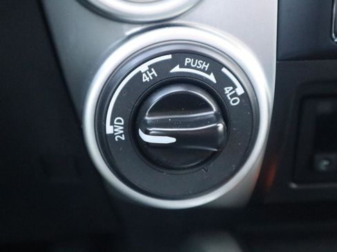 Used 2021 Nissan Titan SV w/ SV Convenience Package image 76