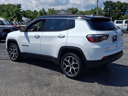 Used 2025 Jeep Compass Limited AWD/4WD image 4